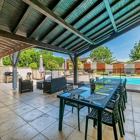 Spacieux 410 M Holiday home *